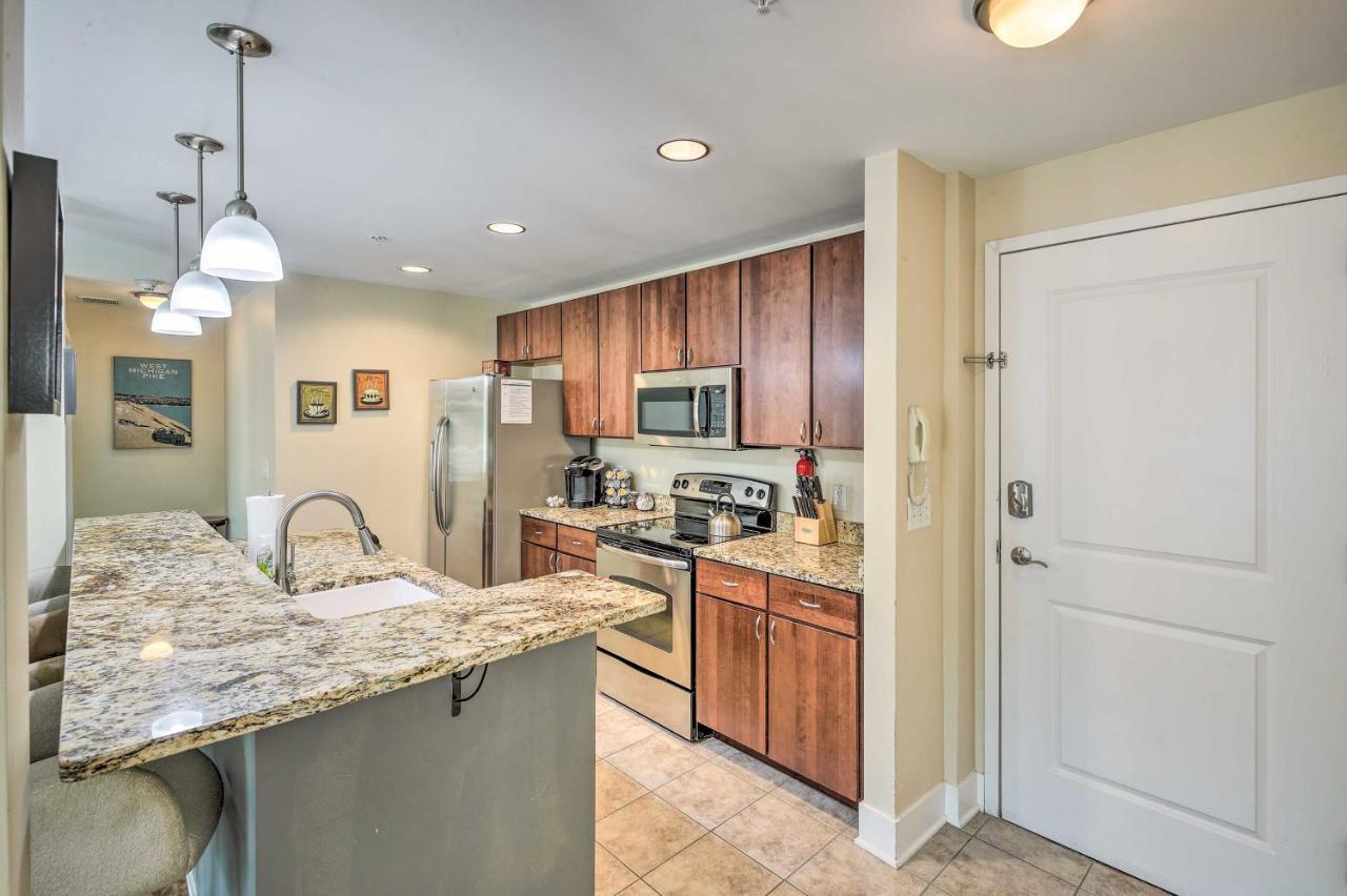 Grand Haven Condo With Patio Less Than 1 Mi To Downtown Esterno foto